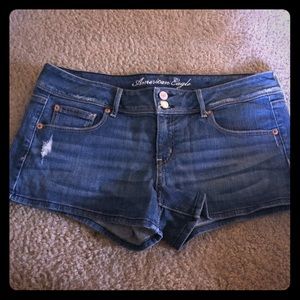 American Eagle women’s jean shorts